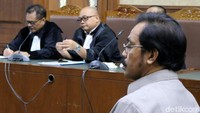 Selain itu, Nurdin juga didakwa jaksa KPK menerima gratifikasi. Total penerimaan gratifikasi oleh Nurdin disebut jaksa lebih dari Rp 4,2 miliar.