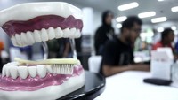 Diselenggarakannya layanan pemeriksaan gigi gratis ini diharapkan dapat membantu teman-teman difabel dalam merawat kesehatan, khususnya kesehatan gigi dan mulut.