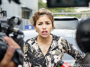 Nikita Mirzani dan Segala Tentang Kehebohannya