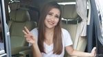 Penampilan Ayu Ting Ting dengan Rok Mini