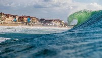Backpacker mana yang tak menyukai pantai dan ombak? Dua hal itu membuat nama Hossegor di Prancis cukup populer di kalangan backpacker (Redbull)