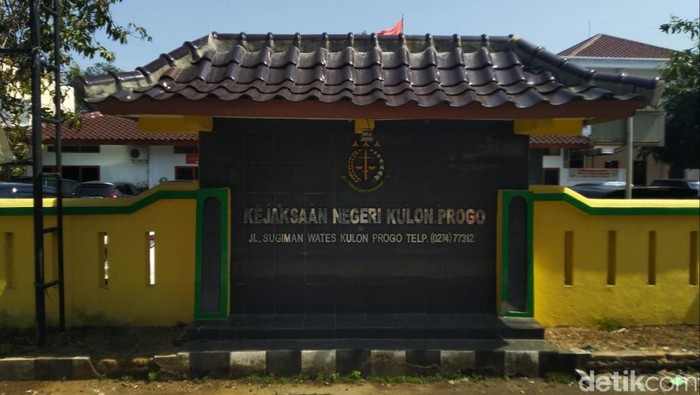 Dugaan korupsi pada BUMD PT Selo Adikarto Kulon Progo.