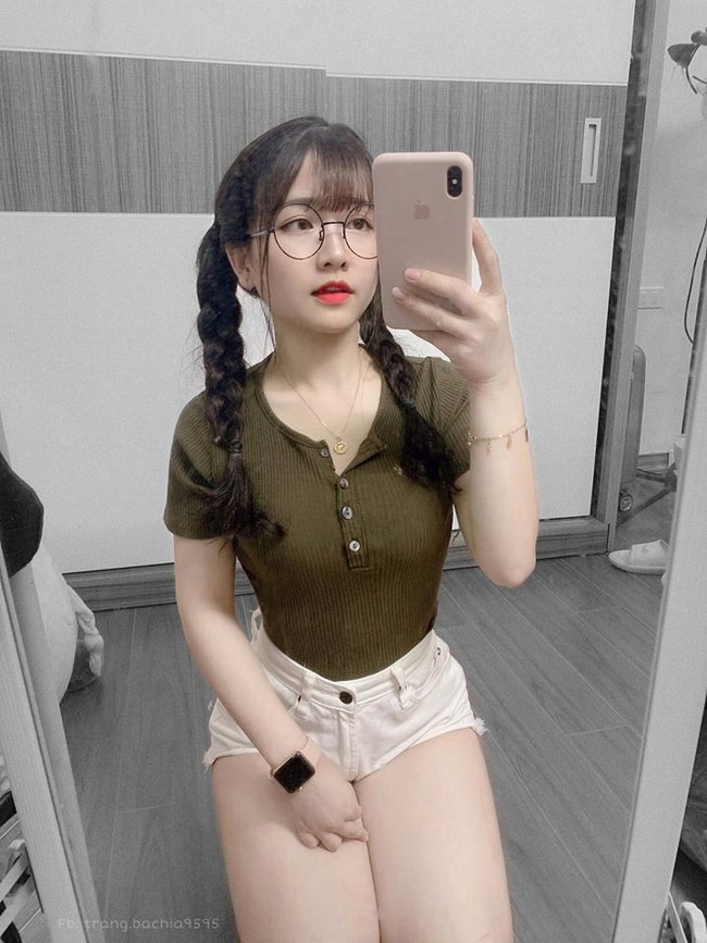 Influencer yang juga merupakan livestreamer populer ini memperoleh 10 kilogram untuk mencapai sasaran kebugarannya. Sebelumnya Trang hanya memiliki berat tubuh 39 kilogram. Foto: Facebook