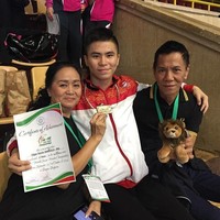 Edgar Xavier mengaku bisa kuat untuk tetap bertanding di tengah perasaan sedih yang teramat dalam karena teringat pesan almarhum ayahnya. Kemarin di Shanghai, saat saya mengikuti kejuaraan dunia, papah pernah masuk rumah sakit dan melewati masa kritis. Saat itu papa pesan apapun yang terjadi dengan papa, kamu jangan berhenti wushu. Terus melanjutkan wushu dan mengikuti pertandingan yang ada. Saya hari ini cuma menjalankan apa yang papa pesan, kata Edgar dengan nada getir. Foto: Instagram @edgarmarvelo