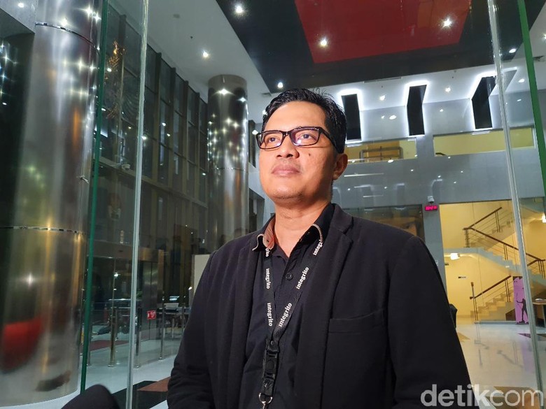 KPK Selidiki Tas Bertuliskan Pemprov DKI yang Diterima Gubernur Kepri KPK Selidiki Tas Bertuliskan Pemprov DKI yang Diterima Gubernur Kepri