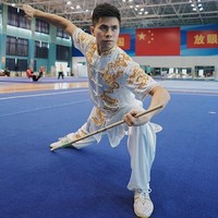 Atlet wushu kelahiran 16 Desember 1998 itu kini tengah jadi perbincangan hangat di media sosial karena kisahnya yang mengharukan namun inspiratif. Edgar Xavier harus bertanding dengan perasaan haru karena beberapa jam sebelumnya dia mendapat kabar ayahnya Lo Tjhiang Meng meninggal dunia. Foto: Instagram @edgarmarvelo
