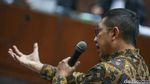 Tatapan Tajam Rommy saat Eks Menag Bersaksi