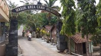Wisata di Kabupaten Magelang tak hanya Candi Borobudur saja. Traveler bisa menikmati keindangan Candi Selogriyo yang suasananya mirip di Ubud, Bali. Perjalanan sekitar 25 menit nantinya sampai di gerbang candi tersebut. Selain itu, pengunjung juga bisa menggunakan jasa ojek (Eko/detikcom)  