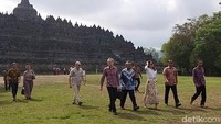 Menurut Hari Setyawan, pemandu dari BKB, Putri Mahkota Kerajaan Denmark Mary Elizabeth, berkeliling sampai di stupa induk. Selain itu, dia sempat menyampaikan apresiasi terkait pelestarian Candi Borobudur yang dilakukan Balai Konservasi Borobudur (BKB). Dalam kunjungannya ini, Putri Mary juga sempat menanyakan jumlah pengunjung di Candi Borobudur selama setahun.