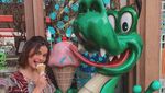 Hobi Mukbang, Ini Gaya Model Cantik Safira Crespin yang Doyan Makan