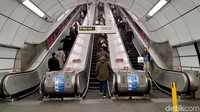 London Underground merupakan jalur kereta api bawah tanah tertua atau yang pertama di dunia.