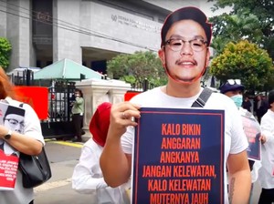 Video Massa Bertopeng Demo DPRD, Tuntut Transparansi Anggaran DKI