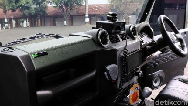 Interior mobil yang proses pengerjaannya cukup lama