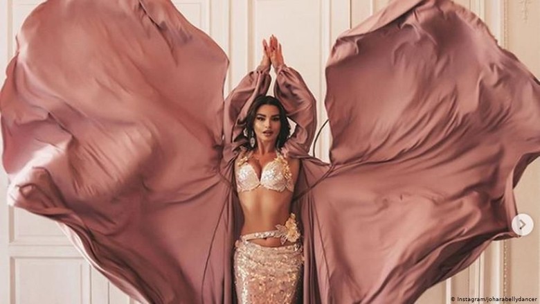 Bagaimana Seorang Perempuan Rusia Menjadi Bintang Tari Perut di Mesir Bagaimana Seorang Perempuan Rusia Menjadi Bintang Tari Perut di Mesir