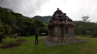 Juru Pelihara Candi Selogriyo, Joko Edi Mulyono mengatakan, candi ini dipugar pertama pada tahun 1955 sampai 1957. Kemudian pada Desember tahun 1998 pernah longsor mencapai 80 persen, tinggal sisi barat 20 persen. Terus pada tahun 2000 sampai 2002 disusun percobaan selama dua tahun di bawah (Eko/detikcom)