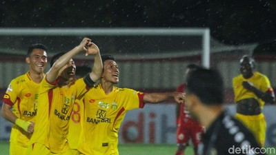 Bhayangkara Lumat Macan Kemayoran