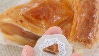 Siapa yang tak tergoda dengan pie? Saking banyaknya orang yang menyukai pie, sampai-sampai Tomoko Misumi ikut terinspirasi untuk menciptakan karyanya. Foto: Instagram @tomoko_misumi_tchaiko