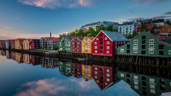 Di kalangan milenial hingga backpacker, nama Trondheim di Norwegia telah cukup populer. Kota yang dinamis serta hadirya sejumlah kafe kekinian membuat kota ini cukup disukai para hipster (Visit Norway) Di kalangan milenial hingga backpacker, nama Trondheim di Norwegia telah cukup populer. Kota yang dinamis serta hadirya sejumlah kafe kekinian membuat kota ini cukup disukai para hipster (Visit Norway)