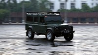 Untuk penggila Land Rover Defender lainnya, Saleh pun berpesan untuk menjaga mobil karena Defender sudah menjadi mobil legenda.