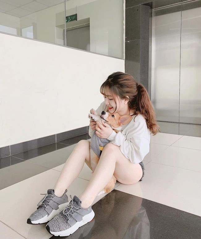 Dia juga menjalankan halaman media sosial untuk hewan peliharaannya, Lucky, yang memiliki hampir 4.000 pengikut. Foto: Facebook