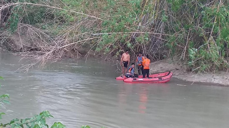 Bocah Kelas 6 SD Tenggelam di Sungai Serang Grobogan Bocah Kelas 6 SD Tenggelam di Sungai Serang Grobogan
