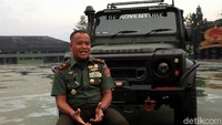 Waduh dulu saya ketemu mobil ini pelek bannya nggak ada, mesinnya nggak bisa menyala. Ketemunya di Aceh kondisinya parah. Sekarang kondisinya oke, bagus. Kalau dipakai offroad sayang juga ya hehehe, tapi tetap dipakai offroad, ujarnya saat ditemui di Bandung, Jawa Barat, beberapa waktu lalu.