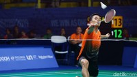 Anthony Sinisuka Ginting yang harus bertarung susah payah menghadapi Soong Joo Ven membuat Indonesia kembali unggul 2-1.
