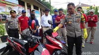 Pelaku mengaku sakit hati lantaran istrinya kerap diganggu oleh korban Sukarno. Ia pun mengaku pernah memergoki korban bersama dengan istrinya ketika berada di salah satu hotel di Rembang.