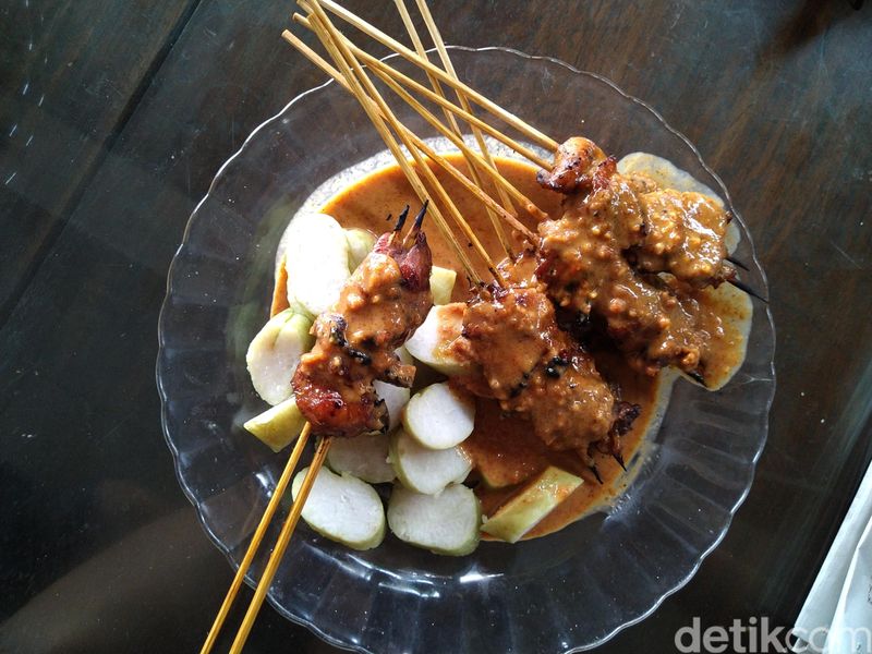 sate ayam cilacap