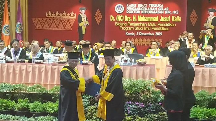 JK Dapat Gelar Doktor Honoris Causa dari Universitas Negeri Padang