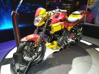 Motor Yamaha Berjubah Superhero, Nmax Gelantungan Bak Spiderman!
