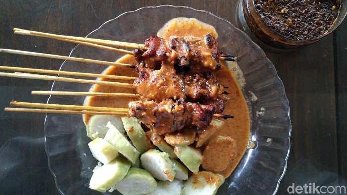 sate ayam cilacap
