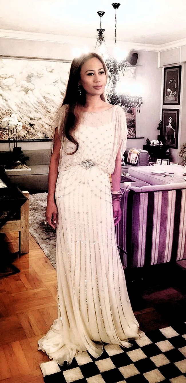 Klaim ulasan itu juga menjelaskan bahwa Azura berhasil memanipulasi, menipu tidak hanya individu di Hong Kong, tetapi juga di London, Paris, Milan, Singapura, Jakarta, LA dan New York City. Banyak korban Azura memperingatkan masyarakat lain untuk segera menghubungi pihak berwenang setempat setelah mereka bertemu dengannya. Foto: Instagram