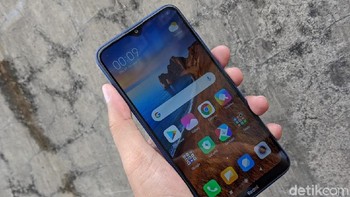 Ponsel ini berukuran 6,2 inch dengan resolusi HD+. Foto: Adi Fida Rahman/detikINET