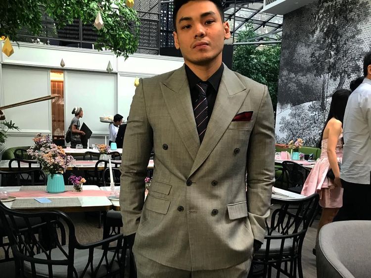 Family Man! Ini Momen Kulineran Rob Clinton Pacar Baru Chelsea Islan