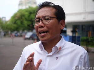 Rocky Gerung Sebut Jokowi Tak Paham Pancasila, Fadjroel: Saya Senyum Saja