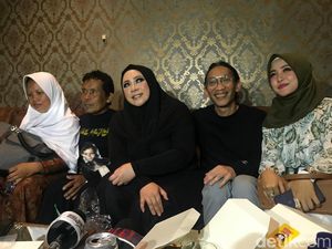 Melly Goeslaw Kasih Segepok Uang ke ART Nike Ardilla