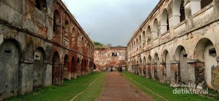 Benteng Pendem Ambarawa Benteng Pendem Ambarawa
