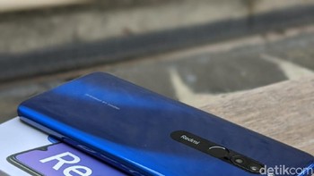 Dibekali baterai berkapasitas 5.000 mAh.  Foto: Adi Fida Rahman/detikINET