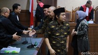Selain hukuman pidana, jaksa menuntut Achmad Junaidi, Raden Zugiri, Bunyana, dan Zainuddin berupa hukuman tambahan, yaitu pencabutan hak politik. Achmad Junadi dkk dituntut pencabutan hak politik selama 5 tahun.