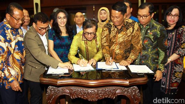 Hukum Sepekan: Idrus Marham, Eks Bos Pertamina Lepas hingga Prolegnas 2020