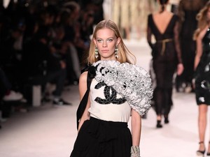 Giliran Chanel Bikin Masker untuk Krisis Virus Corona