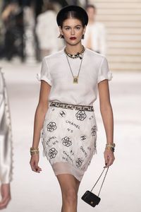 Chanel Pamer Koleksi Terbaru, Catwalk Digarap Sutradara Pemenang Oscar