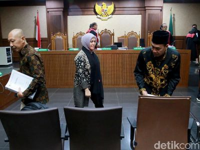 Achmad Junaidi dkk Dituntut 5 Tahun Penjara