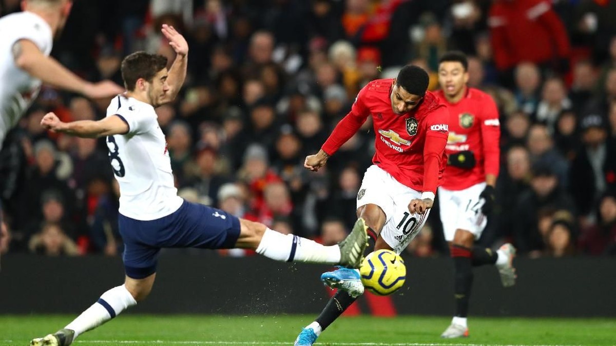 Manchester United menang 2-1 atas Tottenham Hotspur dalam lanjutan Liga Inggris berkat dua gol Marcus Rashford (Foto: Michael Steele/Getty Images)