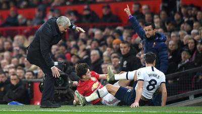 Aduh! Momen-momen Mourinho Tertabrak Daniel James