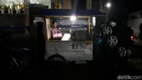 Selain membuatkan kliping anaknya, Harsoyo diminta membuatkan untuk teman-teman anaknya. Saat dia mencoba berjualan kliping, ternyata banyak peminatnya.