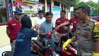 Kini pelaku ditahan di Mapolres Rembang. 