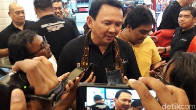 Ada Ahok saat Peresmian Restoran Cepat Saji di Solo
