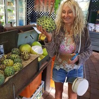 Saya merasa sehat dan energik pada diet ini. Saya suka menjadi seorang fruitarian, ugkap Anne seperti dilansir dari Bastille Post. Foto: Instagram